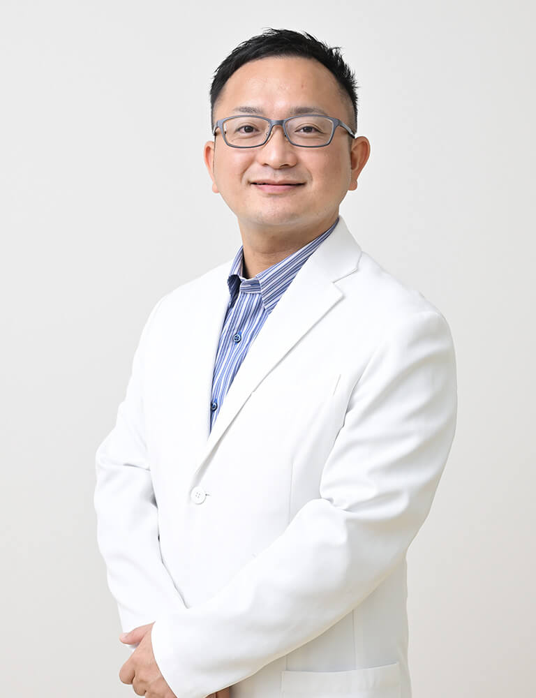 富士山麓アイクリニック 院長 岡田 洋介